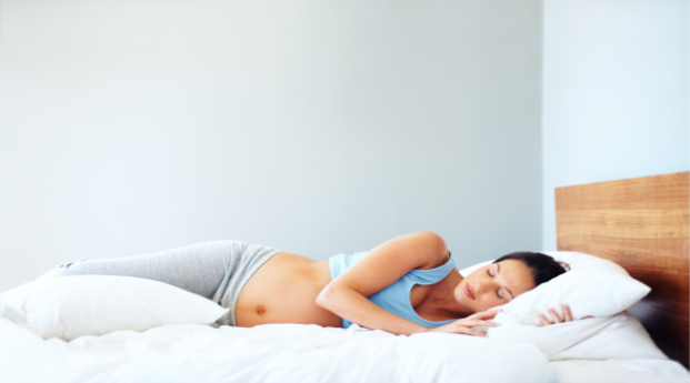 Posisi Tidur yang Baik dan Aman untuk Ibu Hamil Posisi Tidur yang Baik dan Aman untuk Ibu Hamil